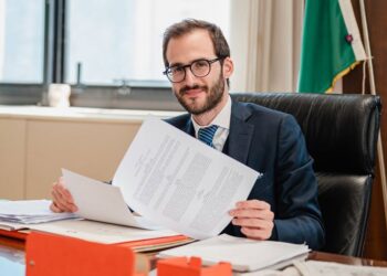 Terzo mandato, la proposta Sommese avanza in Commissione. Ora il voto in aula