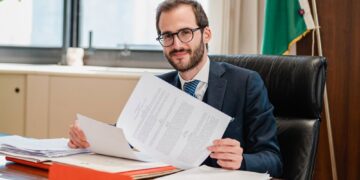 Terzo mandato, la proposta Sommese avanza in Commissione. Ora il voto in aula