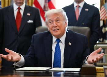 Iran, Trump e il giallo dell’ultimatum. Teheran: “Sì a negoziati sul nucleare”