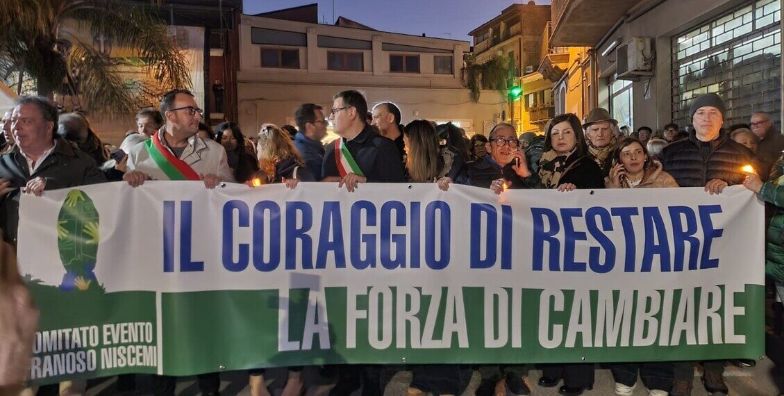 Fiaccolata a Niscemi a un mese dalla frana