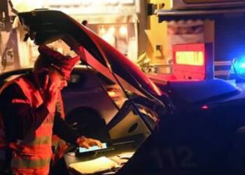 Morto colpito da coltello sul balcone di casa in Lunigiana