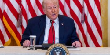 Effetto Trump: l’incertezza penalizza dollaro e Bitcoin, risale l’oro