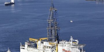 Giappone, svolta sulle terre rare: estrazione record a 5.600 metri nel Pacifico