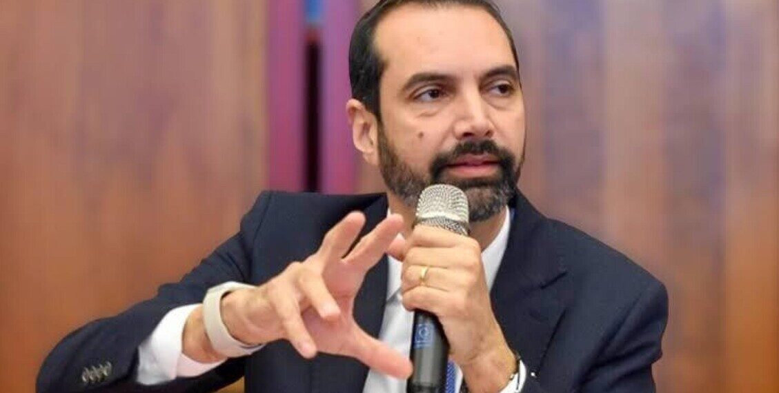 Si dimette il sindaco a Messina, al voto anticipato di un anno