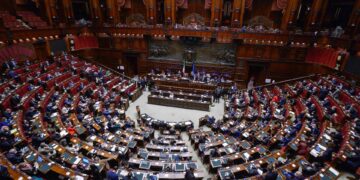 Ucraina, Governo pone la fiducia sul decreto. Vannacci all’attacco della Lega: “Nasconde voto di coscienza”