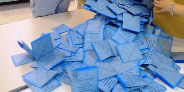 Sondaggio politico, Fratelli d’Italia allunga: giù Pd e M5S