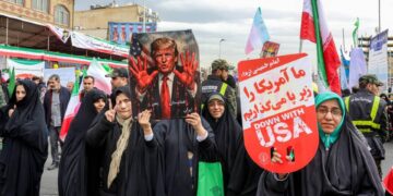 Trump avverte ancora l’Iran: “Accordo o conseguenze saranno traumatiche”