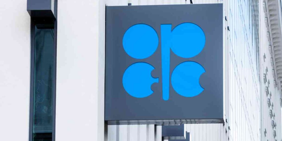 Petrolio in picchiata: giocano a sfavore colloqui Usa-Iran e decisioni dell’OPEC+