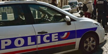 Attivista di estrema destra ucciso a Lione, 7 fermati: anche l’assistente di un deputato di Melenchon