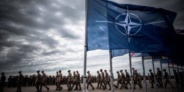 Nato, fonti: Usa cederanno leadership del comando di Napoli all’Italia