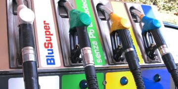 Benzina e diesel, aumento prezzi e rischio speculazione: le regioni più care al distributore