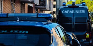 Auto in fuga dalle forze dell’ordine provoca incidente a Roma, 2 morti