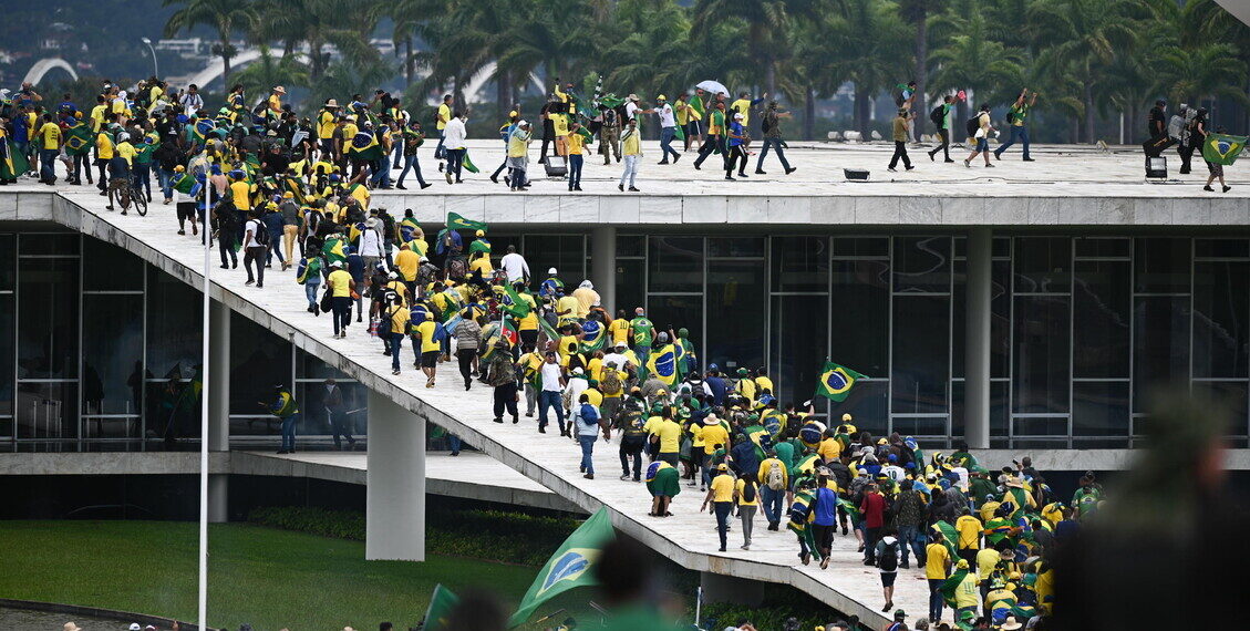 L’Argentina dà il rifugio a condannato per l’assalto al Congresso in Brasile
