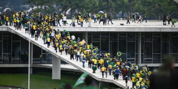 L’Argentina dà il rifugio a condannato per l’assalto al Congresso in Brasile