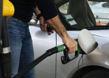 Iran, Piersimoni: “Prezzo spot petrolio su di 30 dollari, attenzione a banche centrali”