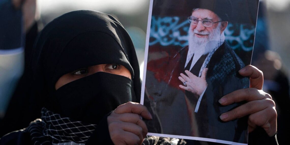 Iran, chi guida il Paese dopo l’uccisione di Khamenei: le 4 figure chiave