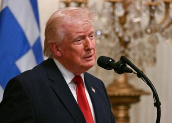 Iran-Usa, Trump concede altri 10 giorni: “Fino al 6 aprile non attacco centrali”